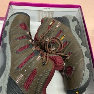 Keen hiking boots